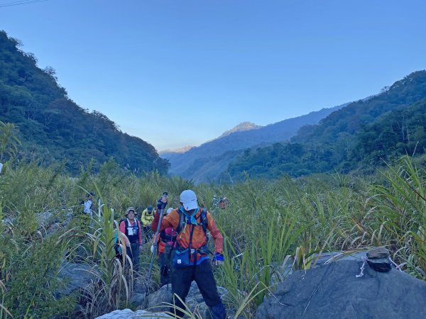 再登百川山順登百川山東峰    恩仔2021/12/111545946