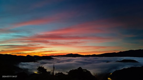 坪林南山寺 #星空夜景  #火燒雲   #紫薇雲海 #霧虹觀音圈 #曙光日出 7/112548710