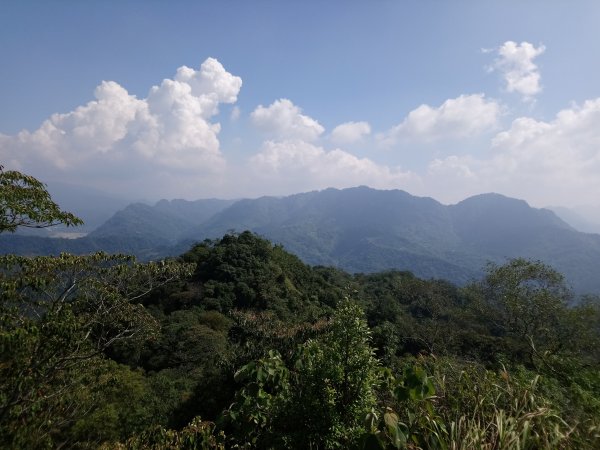 頭嵙小祕境石苓湖山440359