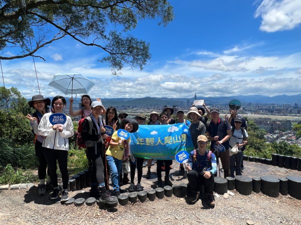 臺北大縱走第五段，劍潭站至碧山巖 【年輕人爬山趣】2761666