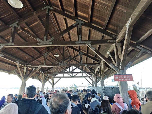 [紐約馬之行-06] 2025_1101 船上看自由女神像2943861