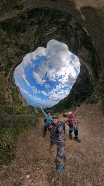 芒花盛開-煙囪稜 黃金洞 半屏山 燦光竂O型2357565