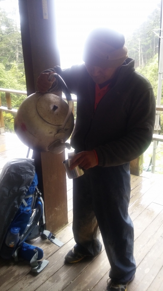 風雨中朦朧的嘉明湖19474