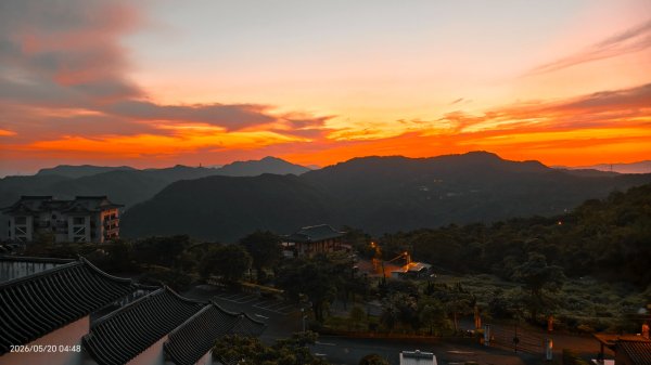 #新店四十份 #翡翠水庫壩頂 #日出 #雲海 #火燒雲 #藍腹鷴 5/203057611