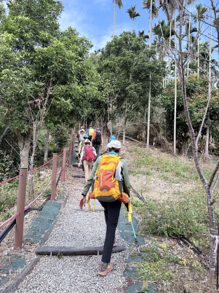 阿拔泉.獨立山悠遊--好友重逢的雲端漫步   2026.01.172985396