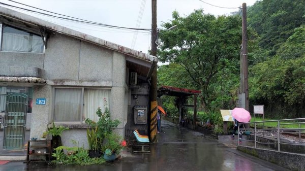 平溪  望古瀑布步道  猴硐貓村 運煤遺址。搭火車去旅行  最小的火車站 被人們忽略的秘境 望古瀑布2186086