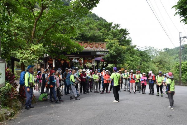 銀河洞瀑布→銀河洞越嶺步道→樟湖步道→待老坑山→杏花林→樟湖山→樟山寺→飛龍步道→政大→動物園門口1764814