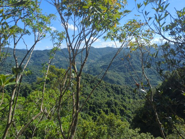 2025.10.10－微笑山線：【二格山系】皇帝殿稜線2919512