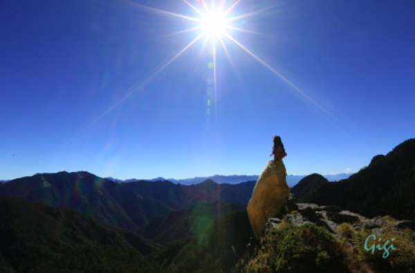 【新聞】比基尼登山客墜谷 中午尋獲已無生命跡象