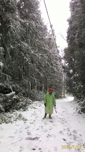 20160124新竹鵝公髻山下雪啦28958