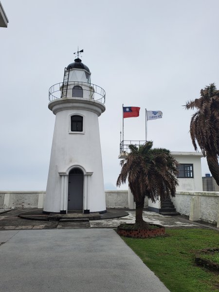 基隆雙塔半日遊（基隆燈塔＞白米甕尖＞球子山燈塔＞火號山＞仙洞巖＞一線天＞佛手洞