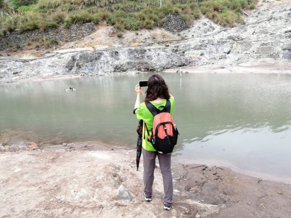 溪水潺涓的半嶺水圳步道、硫氣氤氳的龍鳳谷890908