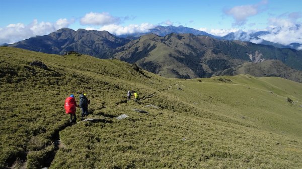心放逐~中央山脈南二段藍天白雲綠草原下的傾心山旅全紀錄