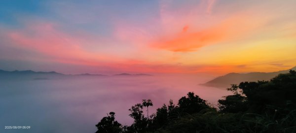 北宜郊山之濫觴 #琉璃光雲海 #月圓雲海 #日出雲海 #火燒雲 8/92854939
