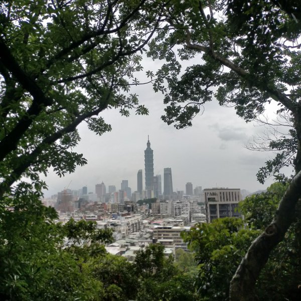 臺北大縱走第六段：中華科技大學至捷運麟光站2810839