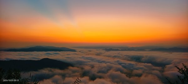 #石碇後山 #霞光 #日出 #紅蛋 #雲海 #赤腳蘭山 #670峰 10/13125446