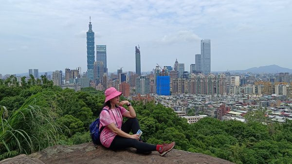 (姨婆趴趴走)第十九集:台北四獸山連線縱走2251713