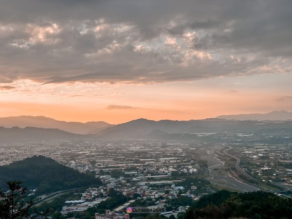 蜈蚣崙上舊武界越山2418476