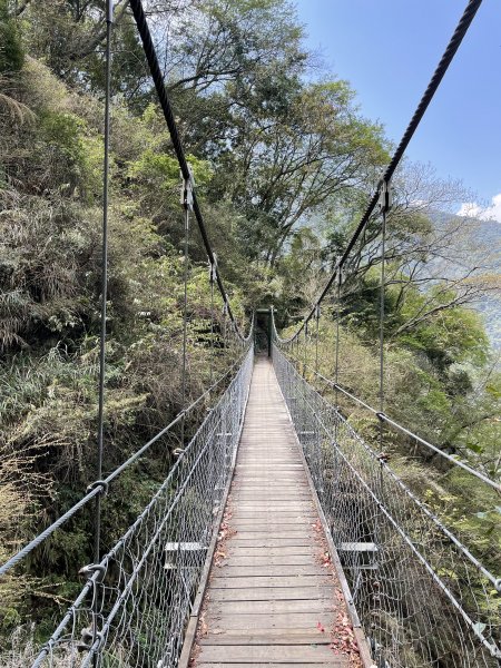 八通關古道 : 驚險峭壁; 壯麗的雲龍瀑布～1348253