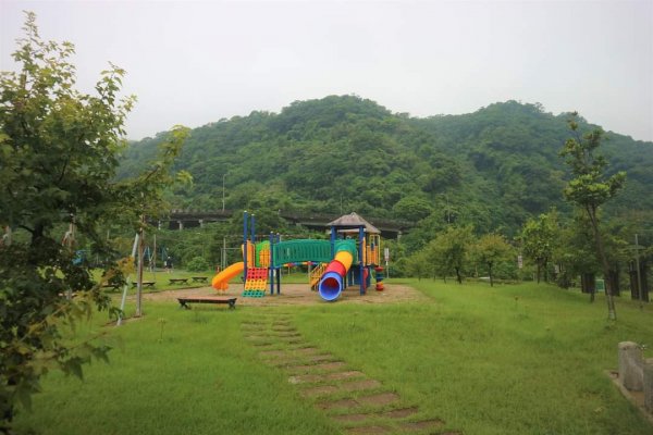 小百岳NO.14 深坑土庫岳。更寮古道 山豬窟尖，小南港山，南港山水綠生態公園2258390