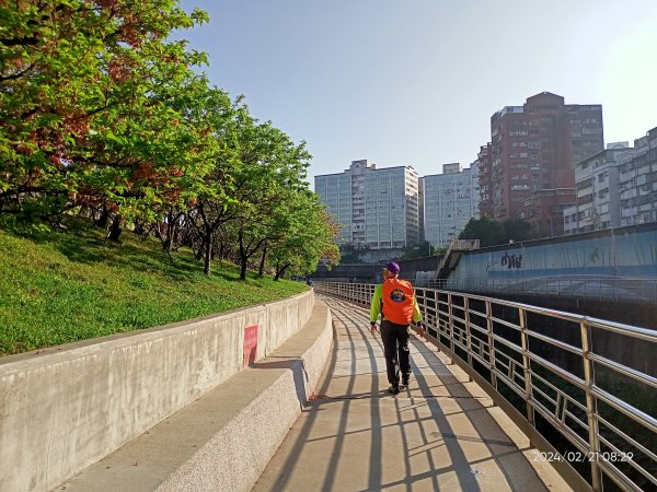 東湖樂活公園→内溝溪步道→內溝溪生態展示館→真武山→油桐嶺→內溝山→翠湖→北港二坑礦場遺址→金龍湖2433165