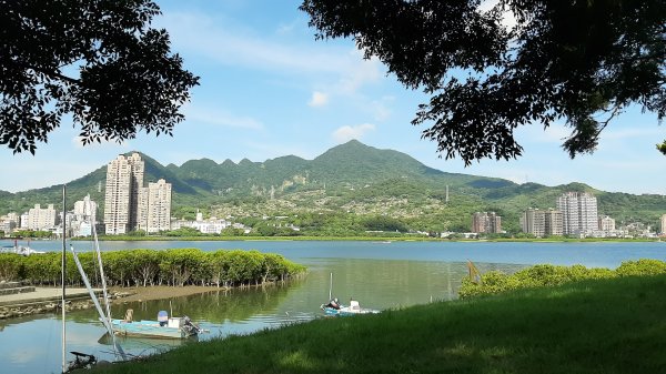 健行於山、水之間，金色水岸自行車道1430092