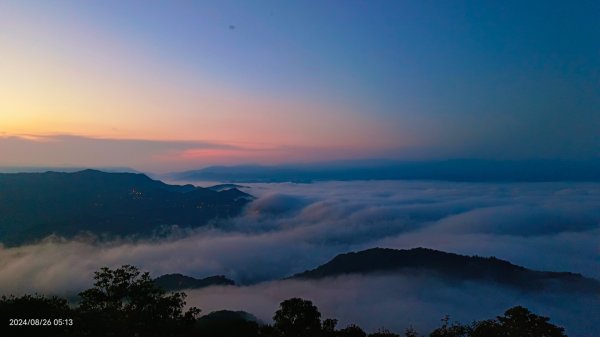 二格山 #琉璃光雲海流瀑  #琉璃光雲瀑  #雲海流瀑 #曙光日出 8/262580769