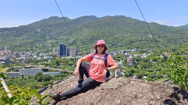 (姨婆趴趴走)第四十三集:攀登連走奇岩山、軍艦岩、丹鳳山2499563