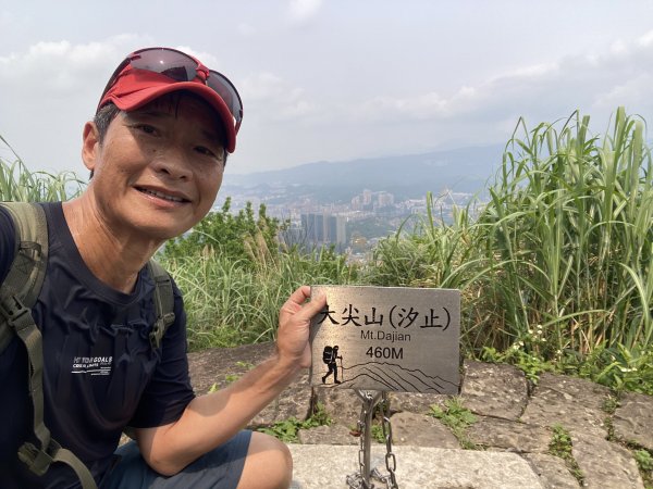 《城市與山的交界線｜大尖山連走四分尾山》O繞路線＋秀峰瀑布＋遇見養蜂人🐝3056648