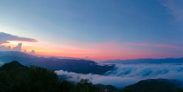 石碇趴趴走追雲趣 - 夜景 #琉璃光雲海流瀑 & 曙光火燒雲 & 藍天 #雲海流瀑 7/1&102539211