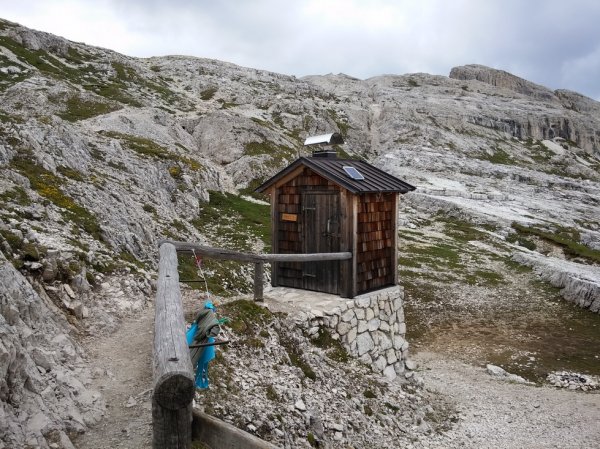 義大利多洛米提山748716