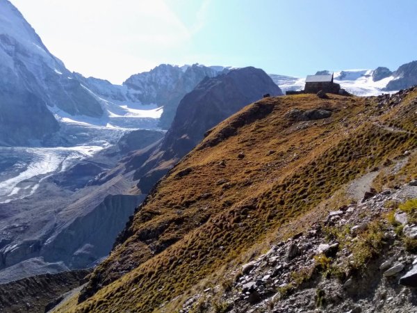 瑞士馬特杭峰的右臉：Schönbielhütte 步道2633664