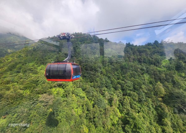 山旅也能輕鬆愜意闔家同歡~搭小火車、纜車登上越南最高峰(番西邦峰3143M)2883549