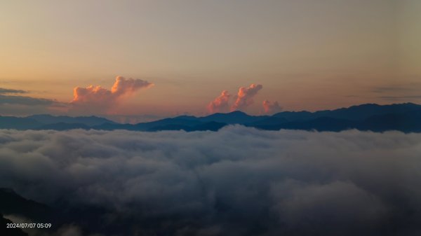 翡翠水庫壩頂星空夜景 #琉璃光雲海 &曙光 #觀音圈 7/72545315