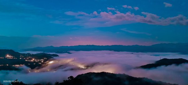 石碇趴趴走追雲趣 #二格山 #琉璃光 #雲海流瀑 #雲瀑 #日出  #手機拍攝 5/192790824