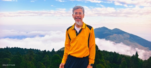 陽明山趴趴走追雲趣 1/172983247