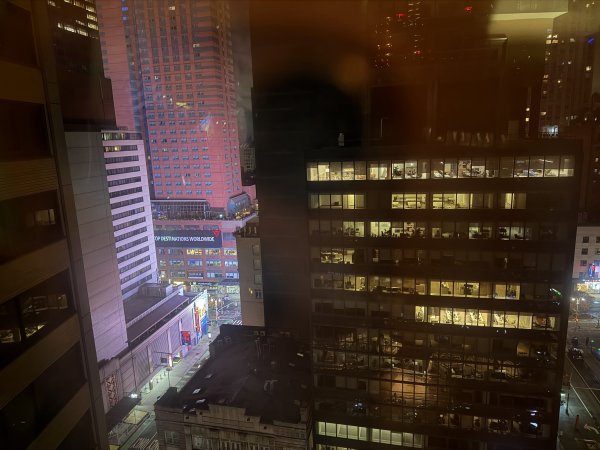 [紐約馬之行-01] 2025_1031 領紐約馬拉松物資2940490