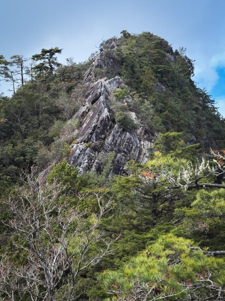 鳶嘴山上的瘦稜2983893