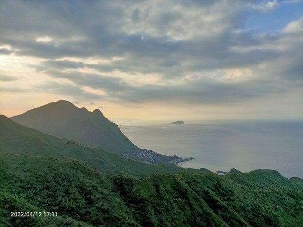 瑞芳半平山大峭壁鋸齒稜劍龍稜O型1675836