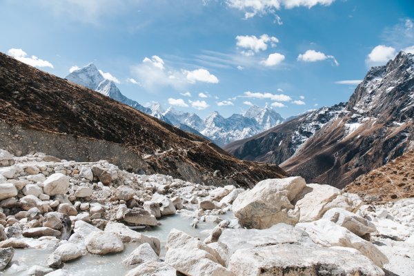 【國際山岳新聞】聖母峰「垃圾換押金」制度宣告失敗：改徵收不可退還清理費