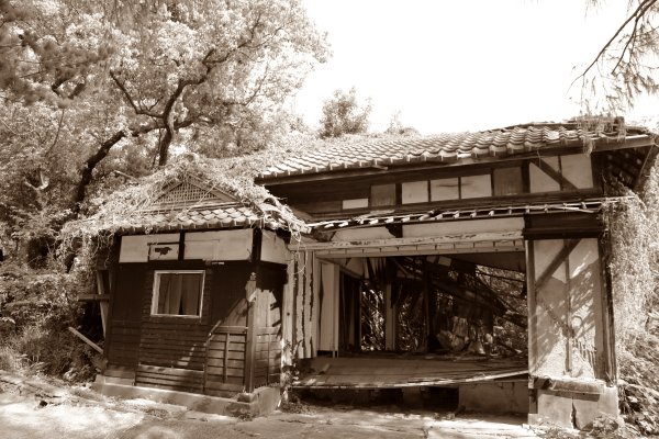 閩南式燕翹脊屋頂的日本神社。通霄神社852491