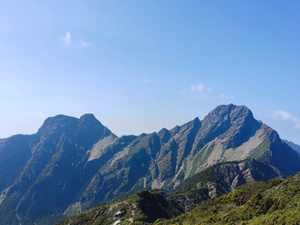 終於看到1000元背面的山景登頂玉山北峰／前峰2495952