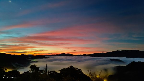 坪林南山寺 #星空夜景  #火燒雲   #紫薇雲海 #霧虹觀音圈 #曙光日出 7/112548705