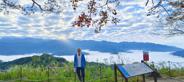 二訪馬拉邦山，解鎖 #琉璃光雲海 #日出雲海  #血月 #斜射光 #楓葉紅了！2668601