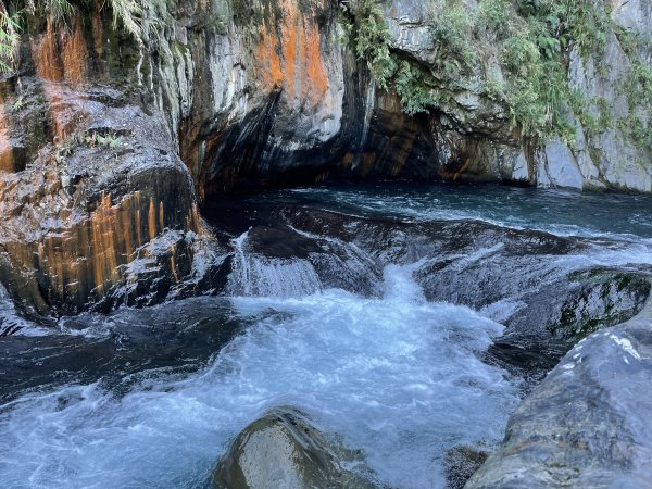 「七彩岩壁」南投帖比倫峽谷瀑布2985322