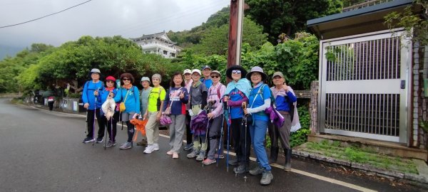 天母→猴洞→半嶺→第二展望臺→湖底步道→湖山國小步道→湖山綠地→前山公園→白雲瀑布【發現陽明山】2633831