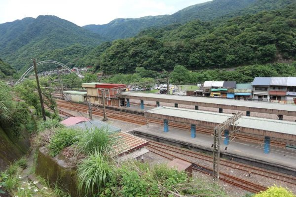 平溪  望古瀑布步道  猴硐貓村 運煤遺址。搭火車去旅行  最小的火車站 被人們忽略的秘境 望古瀑布2186137