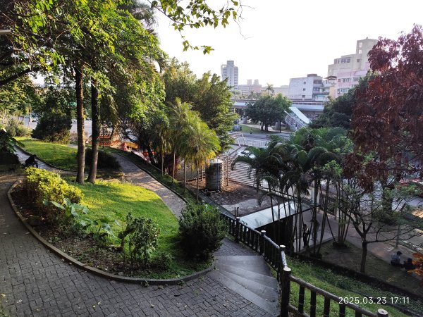 【臺北大縱走 5】碧山巖→忠勇山越嶺步道→金龍產業道路→圓明寺步道→鄭成功廟步道→文間山→劍潭山步道2744917