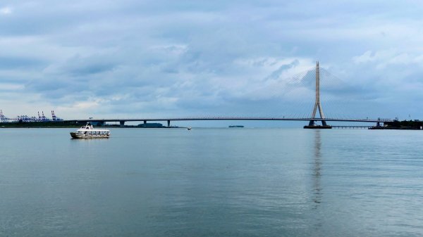 跨越，在河海交界3042371