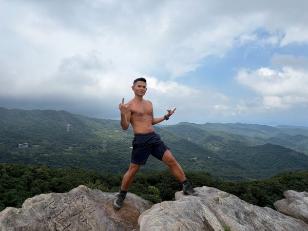 新山夢湖.柯子林游泳池【亞洲第一登山城市再升級】